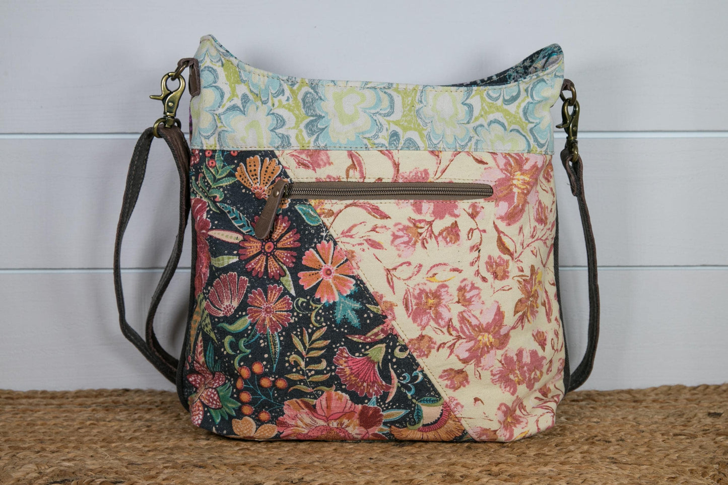 Le Fleur Shoulder Bag