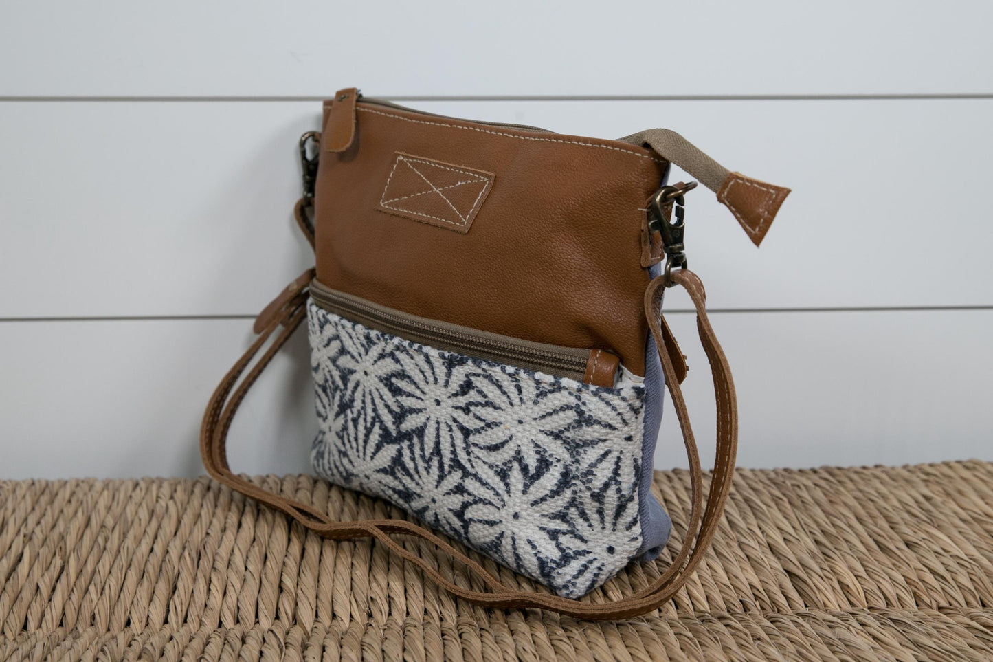 Woven Crossbody Bag in Floral Daisy Print